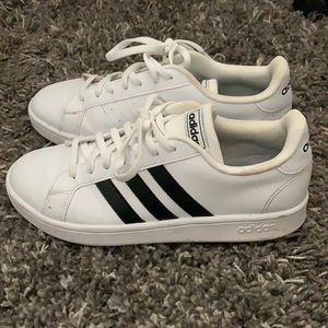 Adidas Grand Court Sneakers